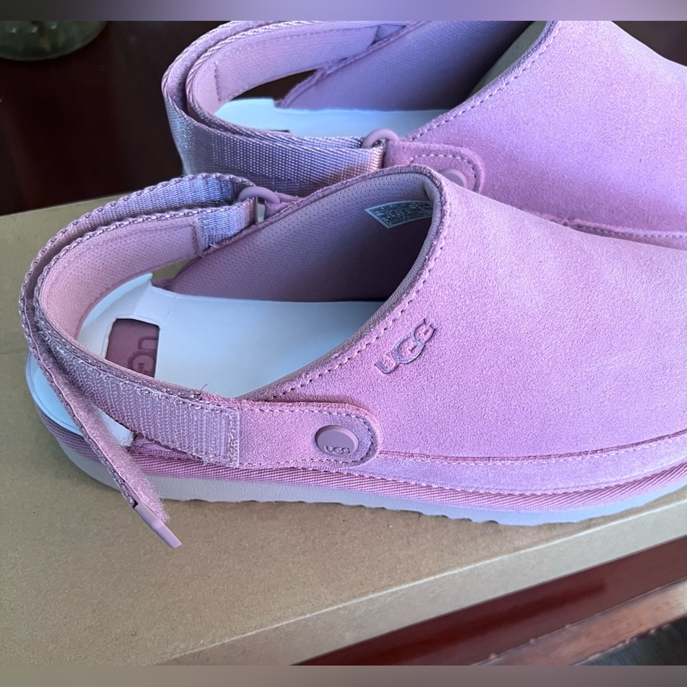 UGG Clogs - Picture 3 of 5